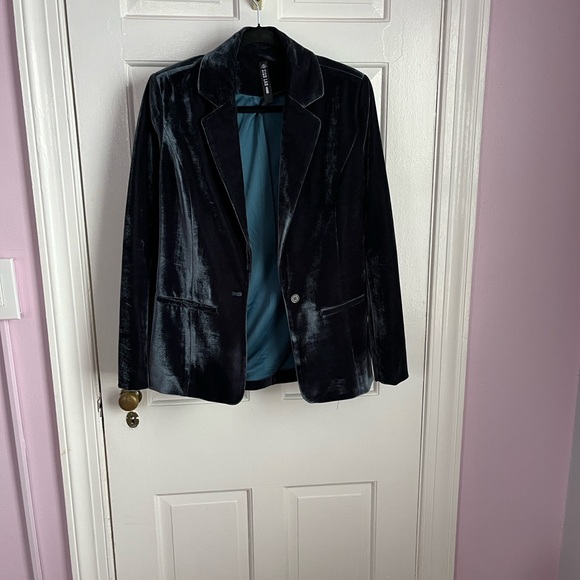 Design Labs Blue Velvet Blazer - Picture 7 of 7